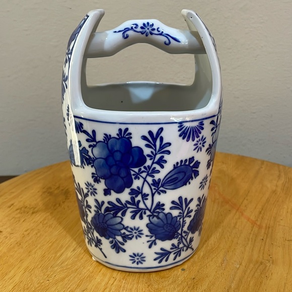 Vintage Other - Ceramic bucket pail vase